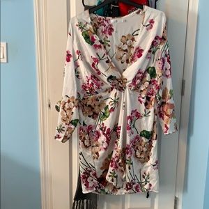 Women’s plus size floral dress